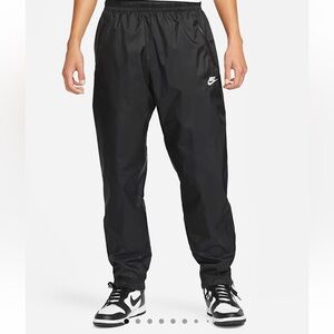 Nike Windrunner Woven
Lined Pants